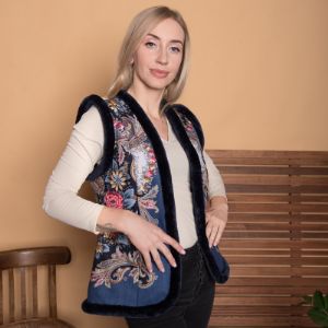 Жилет из шерсти с мехом