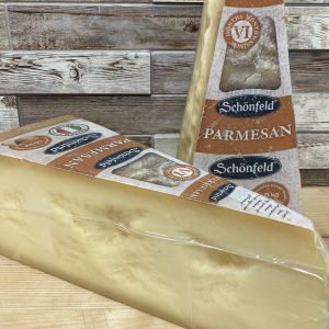 Сыр &#34;Пармезан&#34;  т.м. &#34;Schönfeld&#34; выдержка  6 мес. Единственный сыр изготовленный на закваске настоящего итальянского &#34;Грана Падано&#34;.
Цена: 1600 р/кг