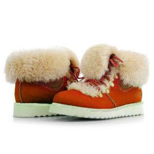 Зимние женские ботиночки BoTiK . 