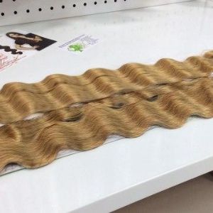 Волнистые волосы на трессе / на заколках . www.rt-hair.ru  - все для наращивания волос 