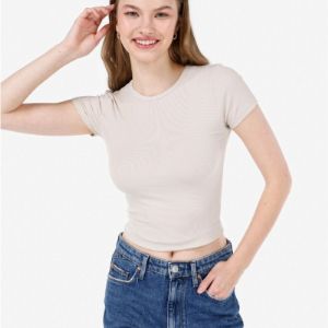 Бежевая женская рубашка с круглым вырезом Slim Fit с коротким рукавом
XS S M L XL