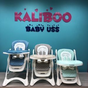 Luxmom E102

Выполнен из качественнои ЭКОкожи
-Подножка регулируется
-Стульчик имеет 4 колесика для удобного перемещения по квартире
-2 съемных подноса
-Регулируется по высоте
-Спинка имеет 3 угла наклона
-Пятиточечные ремни безопасности
-Мягкии матрасик
-Корзина для игрушек




Стульчик оснащён пластиковой съёмной столешницей с бортами, которая накрывается лёгким пластиковым подносом. Чтобы убрать обеденное место малыша, нет необходимости снимать столик целиком, вымывать из него остатки пищи тряпкой, достаточно снять и помыть поднос
⠀
Столик вместе с сиденьем двигается на раме и фиксируется на различной высоте от пола.
Чехол на сиденье из экокожи, (моющегося материала с водоотталкивающим покрытием)