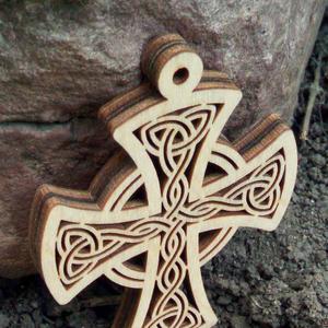 Двухсторонний Крест Размер 7,2*5,3 см.Авторские изделия.