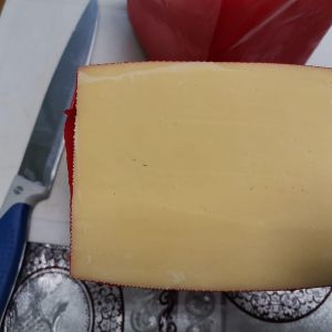 Разрез Сырный продукт Голландский, Эдам, Гауда, Тильзитер.