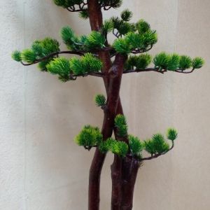 Искусственное дерево - сосна (стиль - бонсай)
Высота 1м.
Натуральный ствол.