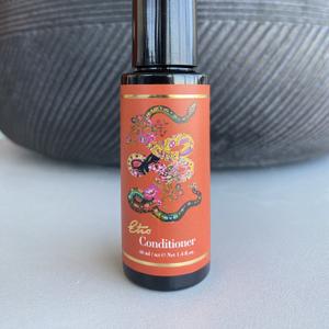 Кондиционер для волос / Conditioner ETRO 40 ml

Оптовая распродажа брендовой уходовой косметики ETRO (Италия)

Предлагаем приобрести ограниченную эксклюзивную партию бренда ETRO — шампуни, гели для душа, кондиционеры для волос, крем (лосьон) для тела, мыло.

• Продукция ETRO — это оригинальные средства по уходу за телом и волосами с уникальными ароматами.
• Идеально подойдёт для бутиков, SPA-салонов, гостиниц, магазинов косметики, маркетплейсов
• Мелкий и крупный оптом
• Документы, сертификаты, фото по запросу
• Быстрая доставка по России