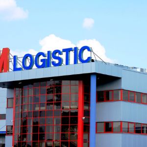 Компания FM Logistic предоставляет услуги по доставке грузов разными видами транспорта. Располагаем собственным парком грузового автотранспорта, работаем по Москве и всей России. Разрабатываем маршруты грузоперевозок с учетом особенностей конкретного заказа. Осуществляем FTL-доставку отдельным автотранспортом, занимаемся перевозкой сборных партий.

17 складских терминалов (Москва, Санкт Петербург, Нижний Новгород, Воронеж, Казань, Ростов на Дону, Волгоград, Краснодар, Самара, Уфа, Екатеринбург, Челябинск, Омск, Новосибирск, Красноярск, Хабаровск, Владивосток)

* Доставка сборных грузов (LTL - авто/жд) в торговые сети по всей России - 
* Доставка грузов в торговые центры  и сетевые магазины (LTL - авто/жд)
* Доставка грузов (LTL) на маркетплейсы (LTL - авто/жд)

Режим перевозок - тен/реф +5+25С