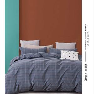 Стиранный хлопок — натуральная ткань для постельного белья из 100% хлопкового волокна. Проходит предварительную стирку на производстве, благодаря чему становится мягкой, матовой и приятной к телу уже с первого использования. Хорошо пропускает воздух, впитывает влагу, не электризуется и подходит для ежедневного сна в любое время года. Ткань устойчива к многократным стиркам, не дает сильной усадки и сохраняет форму и цвет. Оптимальный выбор для комфортного и долговечного постельного белья.