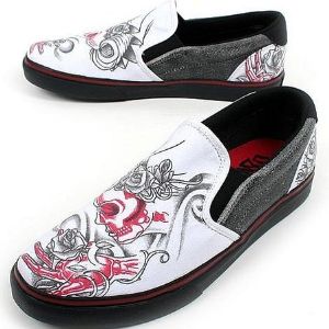 osiris dvs etnies c1rka. Оптом и в розницу osiris dvs etnies c1rka
Американская брэндовая 100% обувь 
в комплекте : обувь,коробка упак,бумага упак,шнурки,наклейки. 
Размеры 37.38.39.40.41.42,43,44. 
Оптовая от 300р-500р за коробку фирменной обуви. 
