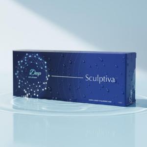 Sculptiva DEEP филлер для введения в средние и глубокие слои дермы. Характеризуется сбалансированными вязкоэластичными свойствами для коррекции морщин и умеренного восстановления объёма. Обеспечивает структурную поддержку и равномерную интеграцию в ткани.
Показания:
• Глубокие носогубные складки
• Коррекция контуров лица