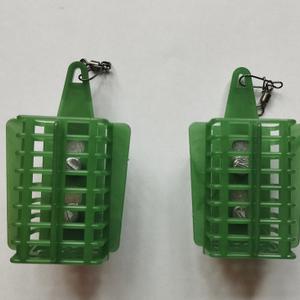 кормушка пластиковая с вертлюгом 80-140 гр.