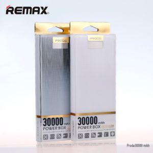 Портативный аккумулятор максимальной мощности и высочайшего качества Внешний аккумулятор Power Bank Proda Remax 30000 mAh.
Емкость этой батареи – 30 000 мАч, рекорд среди моделей этого класса. Корпус снабжен двумя портами (2.1А и 1А), предназначенными для параллельной подзарядки пары мобильных устройств. 
Следить за состоянием аккумулятора можно при помощи цифрового индикатора, отображающего текущий запас энергии. Данный элемент может служить и в качестве фонарика. Для активации индикатора следует нажать на кнопку один раз. Двойное нажатие запускает функцию освещения. 
Дизайн – еще одно неоспоримое преимущество аккумулятора: корпус, выполненный с фактурной отделкой, не оставляет на себе отпечатки (черный или белый), отличается лаконичностью и скоромностью, но при этом остается элегантным и стильным. 
Запас мощности подойдёт для ведущих активный образ жизни и в путешествиях. Продолжительность сеанса подзарядки составляет не менее 10-14 часов непрерывного подсоединения к сети.