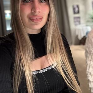 Юлия Русанова — топ-менеджер по логистике и работе с клиентами.
Без преувеличения, один из самых сильных, вовлеченных и компетентных менеджеров в сфере ВЭД в России. Юлия — ваш личный навигатор в мире логистики. Она ведет сделку от первого расчета до финальной выгрузки на вашем складе. Оперативно решает любые вопросы, контролирует каждый этап пути и всегда остается на связи. С ней вы можете спать спокойно, пока ваш груз едет из Китая.