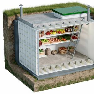 Забудьте о сырости, плесени и грунтовых водах в вашем погребе. Пластиковый погреб PipeWell — это современная и абсолютно герметичная альтернатива устаревшим бетонным и кирпичным конструкциям. Готовый модуль из высокопрочного пищевого полиэтилена, который просто устанавливается в котлован и служит десятилетиями без ремонта и обслуживания.




Идеальное решение для:
*   Длительного хранения овощей (картофель, морковь, свекла) и фруктов.
*   Сохранности домашней консервации, варений и солений.
*   Организации винного погреба или кладовой для продуктов.
*   Защиты запасов от мышей, крыс и насекомых.




Главные преимущества погреба PipeWell:




✅ Абсолютная герметичность: Пищевой полипропилен абсолютно безопасен в отличие от других вариантов, когда материал вторичный и пытаются усилить металлом. Никаких протечек, даже при высоком уровне грунтовых вод.
✅ Экологичность и безопасность: Изготовлен из первичного сертифицированного пищевого ПНД. Не выделяет вредных веществ, безопасен для продуктов и человека.
✅ Прочность и долговечность: Не гниёт, не ржавеет, не подвержен коррозии. Не боится перепадов температур и давления грунта. Расчетный срок службы — более 50 лет.
✅ Полная готовность: Погреб поставляется в сборе со всем необходимым: герметичным люком, усиленной горловиной, готовой системой вентиляции и полками (в стандартной комплектации или опционально).
✅ Простой и быстрый монтаж: Установка занимает 1-2 дня. Не требует гидроизоляции, заливки бетона или сложных строительных работ.
✅ Гигиеничность: Гладкие стенки не впитывают запахи и легко моются при необходимости.
Сохранности домашней консервации, варений и солений.
Организации винного погреба или кладовой для продуктов.
Защиты запасов от мышей, крыс и насекомых.