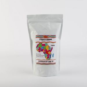 Самый популярный в мире полудикий сорт эфиопского кофе с нотками фруктов и цукатов, шоколадным вкусом с терпким привкусом фруктового вина и лесных ягод.