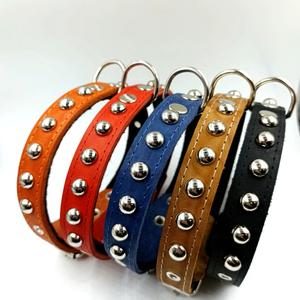 Кожаный ошейник
с украшением. 
Ширина 20-45 мм. 
Второй слой ошейника (кожа, брезент, ватин)