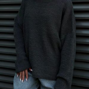 модный вязаный свитер