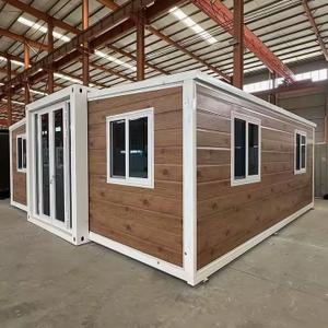 20-футовый двухкрылый расширяемый контейнерный дом

Планировка: 2 спальни, 1 гостиная, 1 кухня, 1 санузел

---

 Габариты и вес

* В сложенном виде (Д×Ш×В): 5900 × 2200 × 2480 мм
* В разложенном виде (Д×Ш×В): 5900 × 6300 × 2480 мм
* Вес: 2800 кг

---

Спецификация проекта

Кровельная конструкция

* Оцинкованный стальной каркас
* Профили:

  * 120×60×2.5 мм
  * 80×80×2.0 мм
  * 20×40×1.5 мм (потолочные балки)
  * 10×20×1.0 мм (водоразделительные прогоны)
* Количество: 1 комплект

---

Нижняя рама

* Оцинкованный стальной каркас
* Профили:

  * 120×60×2.5 мм
  * 80×80×2.0 мм
  * 80×40×2.0 мм
* Количество: 1 комплект

---

Складная рама

* Оцинкованный стальной каркас
* Профили:

  * 80×40×2.0 мм
  * 60×40×2.0 мм
* Дополнительно:

  * U-образные элементы (1.5 мм)
  * L- и Z-образные водоотбойные пластины
* Количество: 1 комплект

---

Угловые стойки

* Оцинкованная стальная труба
* Сечение: 150×150×3.0 мм / 80×80×2.5 мм
* Количество: 4 шт.

---

Соединительные элементы

* Усиленные стальные петли: 15 мм, 10 мм — 1 комплект
* Уплотнительная лента, бутил-алюминиевая лента — 380 м
* Крепёж (винты, саморезы и др.) — 1 комплект
* Клеевые материалы:

  * 793 структурный клей
  * 995 силиконовый атмосферостойкий клей
  * Прозрачный клей для стекла
* Количество: 1 комплект

---

Подъёмные элементы

* Морские чугунные грузовые проушины (национальный стандарт)
* Размер: 210×160×160 мм
* Верх: 4 шт., низ: 4 шт.
* Итого: 8 шт.

---

Стеновые панели и кровля

Наружные стены

* EPS сэндвич-панель толщиной 75 мм
* Наполнитель (опционально): минеральная вата / EPS / полиуретан / монопанель
* Цветная сталь с двух сторон, толщина 0.376 мм
* Плотность: 12 кг/м³
* Количество: 1 комплект
* Опция: металлические тиснёные декоративные панели

---

Внутренние стены

* EPS сэндвич-панель толщиной 50 мм
* Наполнитель (опционально): минеральная вата / EPS / полиуретан / монопанель
* Цветная сталь с двух сторон, толщина 0.376 мм
* Количество: 1 комплект

---

Крыша

* EPS сэндвич-панель толщиной 50 мм
* Наполнитель (опционально): минеральная вата / EPS / полиуретан
* Цветная сталь с двух сторон, толщина 0.376 мм
* Количество: 1 комплект

---

Пол

* Центральная часть: цементная плита 18 мм
* Боковые части: бамбуковая фанера 18 мм
* Чистовое покрытие: пластиковый пол 16 мм

---
Двери и окна

* Входная дверь: двустворчатая дверь KFC

  * Опция: одинарная дверь из алюминия с терморазрывом
* Межкомнатная дверь: высококачественная стальная дверь
* Окна: алюминиевые раздвижные

  * Опция: алюминиевые окна с терморазрывом
  * Количество: 5 шт.

---

Электрическая система

1. Проводка (национальный стандарт):

   * Вводной кабель: 6 мм²
   * Розетки для кондиционеров: 4 мм²
   * Обычные розетки: 2.5 мм²
   * Освещение: 1.5 мм²
   * ⚠️ Электросхемы могут быть адаптированы под требования сертификации разных стран

2. Автоматические выключатели:

   * Главный автомат: 2P 63A — 1 шт.
   * Линейные автоматы: 2P 43A / 2P 32A / 1P 20A — по 1 шт.

3. Освещение:

   * Потолочные LED светильники — 6 шт.

4. Розетки:

   * Пятиконтактные и стандартные трёхконтактные
   * Тип розеток настраивается по требованиям заказчика

---

Санузел (опция)

* Алюминиевая дверь — 1 шт.
* Алюминиевая раздвижная дверь — 1 шт.

  * Опция: безрамная стеклянная дверь
* Унитаз — 1 комплект
* Тумба с раковиной — 1 комплект
* Ручной душ
* Трап
* Система водоснабжения и водоотведения

---
 Кухня (опция)

* L-образный кухонный гарнитур (инженерное исполнение) — 1 комплект

---

Дополнительная информация

* Тип продукта: 20-футовый двухкрылый расширяемый контейнер
* Толщина стен: 50 / 75 мм
* Внешние стены: 50 мм металлические резные декоративные панели
* Позиции, не указанные в спецификации, не включены в стоимость