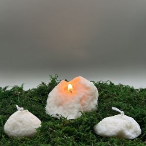 Интерьерная свеча &#34;Белый Камень&#34;:
- Ручная работа;
- Натуральный соевый воск;
- Хлопковый фитиль;
- Размер S, L.