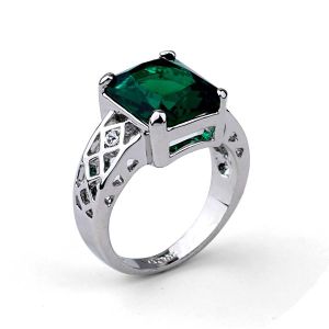 Кольцо Swarovski. Здесь не весь ассортимент товара. Полный перечень каталога Вы можете увидеть на нашем сайте www.delastella.ru