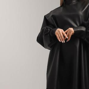 Платье из экокожи, с изнаночной стороны хлопок. 42-44, 46-48.