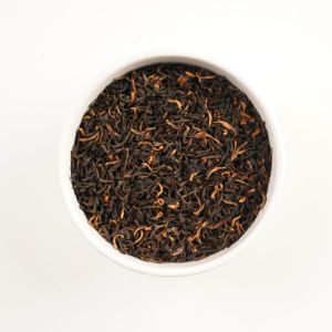 Широкий ассортимент рассыпного чая: от классического традиционного цельнолистового чая до купажей ручной работы и оригинального Масала чая.