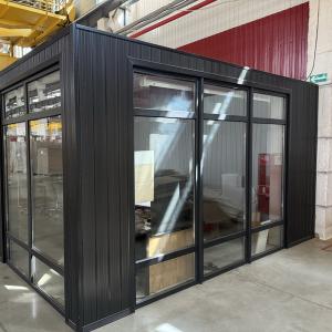 Фасадные панели из древесно-полимерного композита — современное решение для облицовки загородных домов и коммерческих объектов. Материал не требует покраски, не деформируется от влаги и температурных перепадов, сохраняя презентабельный вид на протяжении всего срока службы. Монтаж выполняется по вентилируемому каркасу, что обеспечивает дополнительную теплоизоляцию. В галерее — реализованные фасады частных домов с применением террасной доски и фасадного профиля Polydeck.