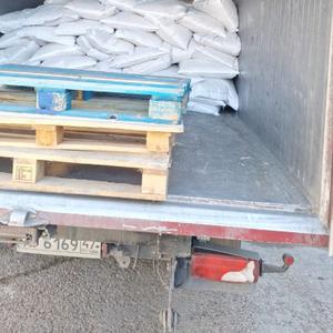 Овес в мешках