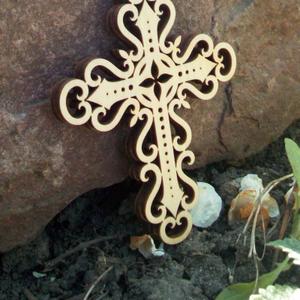 Крест двухсторонний в два слоя.Размер 9*6,8 см.Авторские изделия.