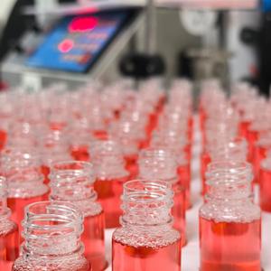 Производим косметику под СТМ для наращивания ресниц. Препараты для наращивания ресниц: клей, обезжириватель, праймер, средства для ламинирования. Минимальный тираж от 500 SKU. Тестовые партии от 30 000 руб. Образцы продукции предоставляем бесплатно.