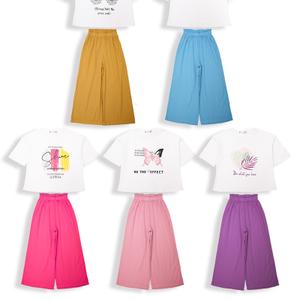 Костюм для девочки от 8 до 12 лет. Модель состоит из футболки прямого кроя и широких брюк. Материал - кулирная гладь с ярким печатным принтом.