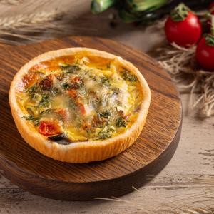 Киш с баклажаном: французский мини-пирог. Бездрожжевое тесто, овощная начинка с баклажаном.