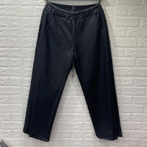 Брюки большие размеры. ЭКО кожа на флисе. Модель мом. Размеры 42-48 цена 17$