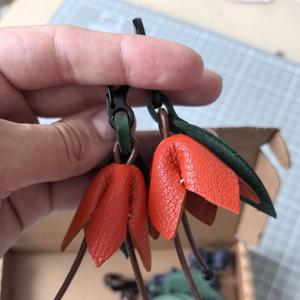 Кожаные аксессуары оптом для вашего бизнеса. Минимальный заказ — от 15 изделий

Корпоративные подарки: Статусные и запоминающиеся аксессуары с логотипом вашей компании для партнеров и сотрудников.
Производство изделий для брендов:
Разрабатывают и производят капсульные коллекции кожаных аксессуаров для fashion-брендов, бьюти-проектов и других компаний. Полный цикл — от идеи до готовой партии с вашим лейблом.

&#34;Ваш бренд, наше безупречное качество&#34;

Начните проект своей мечты уже сегодня!