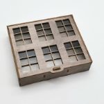 Деревянная коробка для подарочного набора с откидной крышкой. 6 секций. КР-019