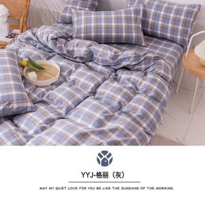 Стиранный хлопок — натуральная ткань для постельного белья из 100% хлопкового волокна. Проходит предварительную стирку на производстве, благодаря чему становится мягкой, матовой и приятной к телу уже с первого использования. Хорошо пропускает воздух, впитывает влагу, не электризуется и подходит для ежедневного сна в любое время года. Ткань устойчива к многократным стиркам, не дает сильной усадки и сохраняет форму и цвет. Оптимальный выбор для комфортного и долговечного постельного белья.