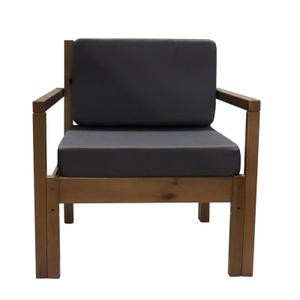 Кресло из массива дерева с 2-мя подушками, 1-ой спинкой и 2-мя подлокотниками.  69*69*81