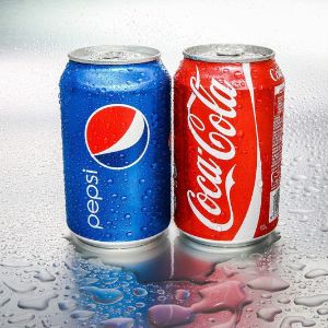 Кока-кола и Пепси выпускаются в банках и бутылках