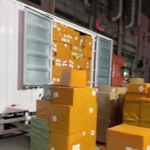 Консолидация и грамотная загрузка. Формируем сборные (карго) и генеральные грузы. Наши грузчики максимально плотно и безопасно укладывают коробки — вы платите только за реальный объем своего товара, а не за перевозку «воздуха». Никакой болтанки в пути.