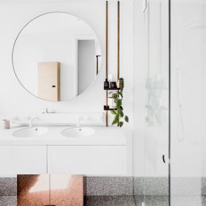 Круглое зеркало отлично впишется в любой интерьер. Подходит для ванных комнат, прихожих, гостиных, кухонь, а также парикмахерских и салонов красоты

500-1200 мм