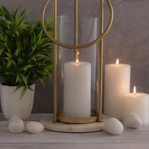 Эффектный дизайн и увеличенная высота делают подсвечник «Никитинский уголок» выразительным напольным орнаментом. Вместе со свечой высокий подсвечник привносит в обстановку нотку романтики, аристократизма и живого тепла. Идеально дополнит собой  гостиную, столовую, спальню.