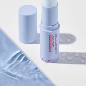 Cleaderm Низкомолекулярный Коллагеновый Увлажняющий Стик
от компании Chong Kun Dang Health

Этот инновационный стик сочетает в себе мощное увлажнение и питание благодаря содержанию низкомолекулярного коллагена.

Лёгкая текстура обеспечивает мгновенное восстановление и сияние кожи, помогает удерживать влагу, создавая эффект свежести и здорового блеска.

Удобный формат стика идеально подходит для быстрого ухода в течение дня — он легко наносится и не оставляет ощущения липкости или тяжести.

Рекомендуется для всех типов кожи, особенно для тех, кто хочет поддерживать оптимальный уровень увлажнённости в любое время и в любом месте.