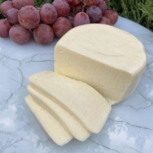 Сыр &#34;Сулугуни&#34;.
Изготовлено из натурального молока, без добавления красителей и консервантов.