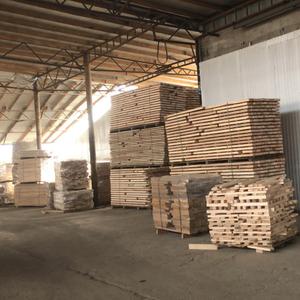 производим и реализуем по низким ценам пиломатериалы дуб бук ясень