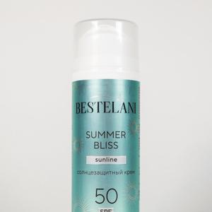Солнцезащитный крем Summer bliss SPF 50

Крем SPF 50 Summer bliss из линии Sunline — средство для надежной защиты кожи. Специально разработанная для сезона с повышенной солнечной активностью формула эффективно блокирует UVA- и UVB- лучи. Крем защищает от ожогов и других последствий воздействия солнца — преждевременного старения, пигментных пятен. Он необходим для снижения риска развития рака кожи.

В составе средства — целый ряд полезных компонентов, которые делают крем незаменимым в базовом ежедневном уходе. Ниацинамид улучшает цвет кожи, повышает ее эластичность, уменьшает проявления возрастных изменений. Витамин Е увлажняет и защищает от воздействия свободных радикалов, ускоряющих старение. Комплекс растительных экстрактов из центеллы азиатской, листьев гинкго билоба и черной смородины способствует укреплению и активизации процессов восстановления после травмирующего воздействия солнца, успокаивает кожу, снимает раздражение, повышает эластичность и тонус, возвращает молодой и здоровый вид.

Наносить за 15–20 минут до выхода на солнце. Легкая текстура крема быстро впитывается и не оставляет жирного блеска, при этом средство водостойкое: защищает кожу даже во время купания. После выхода из воды следует нанести повторно, а также обновлять каждые два часа пребывания на солнце. Чтобы усилить увлажняющий и успокаивающий эффекты, рекомендуется использовать гель после загара с алоэ Breezy touch из линии Sunline. В составе средств нет парабенов и сульфатов, они подходят для всех типов кожи, включая чувствительную и склонную к аллергии. Защита от воздействия ультрафиолета — необходимый шаг для сохранения здоровья, которым ни в коем случае нельзя пренебрегать. Комплекс средств Sunline обеспечивает безопасный и красивый загар, поддерживает молодость кожи.

Выбирайте правильный индекс SPF и будьте уверены, что ультрафиолет не причинит вам вреда.

Sunline создана с заботой о вас!

Применение
Нанесите достаточное количество крема на лицо и тело за 15–20 минут до выхода на солнце, равномерно распределите, избегая области вокруг глаз. Рекомендуется обновлять через 2 часа и после каждого купания. Использовать перед выходом на солнце, особенно в периоды повышенной солнечной активности.

Состав
Aqua, Zinc oxide, Ethylhexyl Methoxycinnamate, Diethylamino Hydroxybenzoyl Hexyl Benzoate, Propylene Glycol, Caprylic/Capric Triglyceride, Cetearyl Alcohol, С12-15 alkyl benzoate, Glyceryl stearates, Peg-100 stearate, Cyclopentasiloxane, Dimethicone, Stearic Acid, Vitis vinifera (grape) seed oil, Sweet almond oil, Tocopheryl acetate, Titanium dioxide, Niacinamide, Ascorbyl Palmitat, Phenoxyethanol,Xanthan Gum, Centella Asiatica root extract, Ginkgo Biloba leaf extrac, Ribes Nigrum leaf extract, Benzyl alcohol, Ethylhexylglycerin, Disodium EDTA.