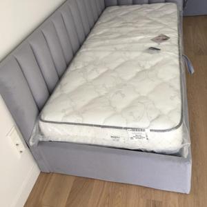 кровати односпальные/детские. Матрас нашего производства.