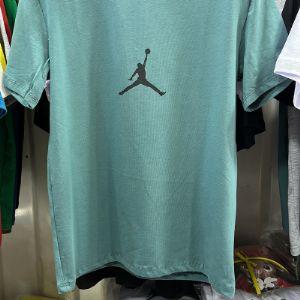 Футболка 
ткань турецкая
 36-44рр 
цена 165₽