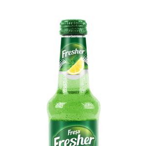 Напиток из природной минеральной воды , с добавлением сока и витаминов