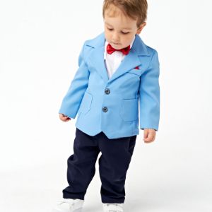 Комплект из габардина с голубым пиджаком и темно-синими брюками. Доступные размеры: 80, 86, 92, 98.