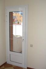 Пластиковые и алюминиевые двери и входные группы. Акция. Низкие цены